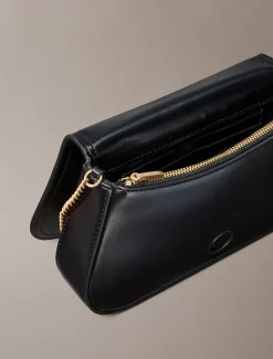 Calvin Klein Abgerundetes Portemonnaie mit Kettenriemen^Damen Geldbörsen & Etuis