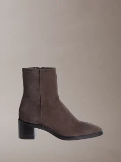 Calvin Klein Ankle Boots aus Wildleder mit Reißverschluss und quadratischer Spitze^Damen Boots