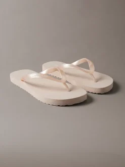 Calvin Klein Arwa - Metallic-Flip-Flops mit Perlglanz^Damen Slippers