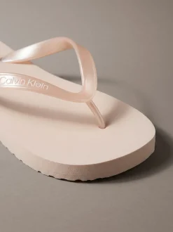 Calvin Klein Arwa - Metallic-Flip-Flops mit Perlglanz^Damen Slippers