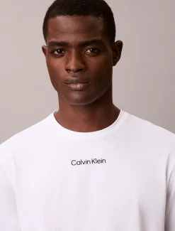 Calvin Klein Atmungsaktives, schnell trocknendes Gym-T-Shirt mit langen Ärmeln^Herren Tops & T-shirts|T-shirts
