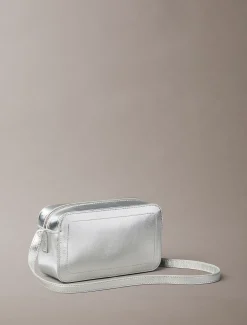 Calvin Klein Auffällige Camera Bag mit Metallic-Monogramm^Damen Umhängetaschen|Taschen