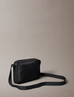 Calvin Klein Auffällige Logo-Kameratasche aus Nylon^Herren Umhängetaschen & Schultertaschen|Taschen