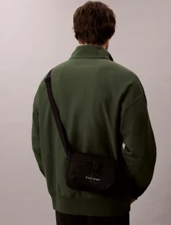 Calvin Klein Auffällige Logo-Kameratasche aus Nylon^Herren Umhängetaschen & Schultertaschen|Taschen