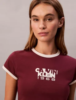 Calvin Klein Baby-T-Shirt mit 1968-Logo-Grafik^Damen T-shirts & Tops