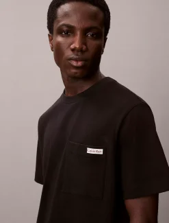 Calvin Klein Badge-T-Shirt mit Brusttasche^Herren T-shirts