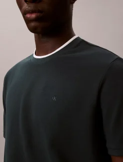 Calvin Klein Baumwoll-Piqué T-Shirt mit verziertem Kragen^Herren T-shirts