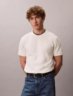 Calvin Klein Baumwoll-Piqué T-Shirt mit verziertem Kragen^Herren T-shirts