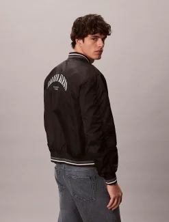 Calvin Klein Bomberjacke mit Varsity-Logo^Herren JackenFrisch Eingetroffen