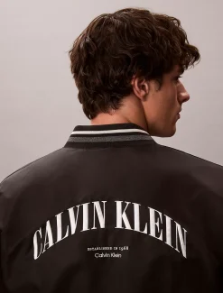 Calvin Klein Bomberjacke mit Varsity-Logo^Herren JackenFrisch Eingetroffen