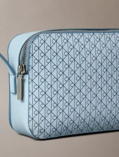 Calvin Klein Camera Bag mit durchgehendem Monogramm-Logo^Damen Umhängetaschen|SchultertaschenFrisch Eingetroffen