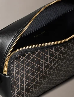 Calvin Klein Camera Bag mit durchgehendem Monogramm-Logo^Damen Umhängetaschen|SchultertaschenFrisch Eingetroffen