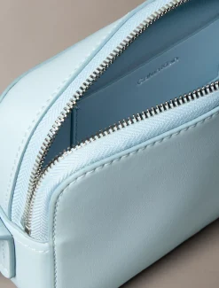 Calvin Klein Camera Bag mit Monogramm-Logo-Metallelement^Damen Umhängetaschen|SchultertaschenFrisch Eingetroffen