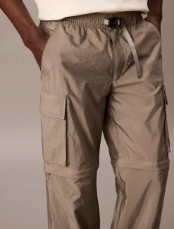 Calvin Klein Cargohose aus Nylon mit abnehmbaren Reißverschluss-Beinen^Herren Hosen & Shorts