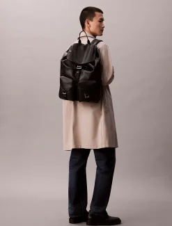 Calvin Klein Cargo-Rucksack mit Klappe oben^Damen Taschen & Accessoires|RucksäckeFrisch Eingetroffen
