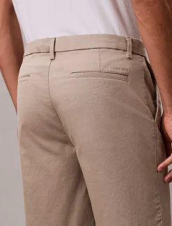 Calvin Klein Chino-Shorts aus Stretch-Baumwolle^Herren Hosen & Shorts