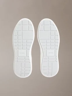 Calvin Klein Chunky Sneakers aus Leder mit silberner Lasche^Damen SneakerFrisch Eingetroffen