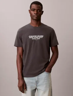 Calvin Klein CK NYC Grafik-T-Shirt mit Rundhalsausschnitt^Herren T-shirts