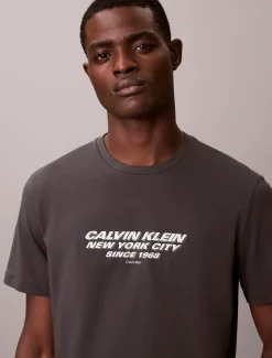 Calvin Klein CK NYC Grafik-T-Shirt mit Rundhalsausschnitt^Herren T-shirts