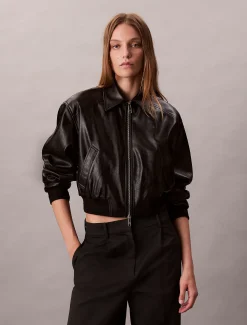 Calvin Klein Cropped Bomberjacke aus Kunstleder^Damen JackenFrisch Eingetroffen