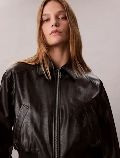 Calvin Klein Cropped Bomberjacke aus Kunstleder^Damen JackenFrisch Eingetroffen