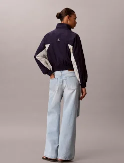Calvin Klein Cropped Nylon-Jacke mit Design in Blockfarben^Damen JackenFrisch Eingetroffen