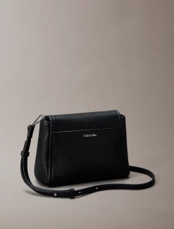 Calvin Klein Crossbody Bag mit genarbter Oberfläche^Damen Umhängetaschen|Taschen