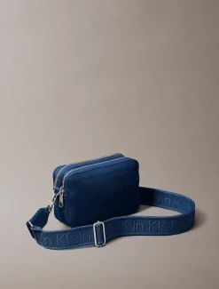 Calvin Klein Crossbody-Kameratasche aus Canvas^Damen Umhängetaschen|Taschen