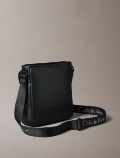 Calvin Klein Crossover-Flugtasche mit genarbtem Logo-Riemen^Herren Umhängetaschen & Schultertaschen|Taschen