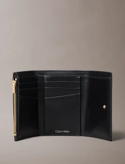 Calvin Klein Dreifach faltbares Portemonnaie mit durchgehendem Emblem-Logo^Damen Geldbörsen & Etuis
