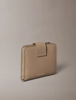 Calvin Klein Eckiges RFID-Portemonnaie aus Nappaleder^Damen Geldbörsen & Etuis