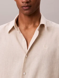 Calvin Klein Einfarbiges Hemd mit klassischer Passform aus Leinen-Mix^Herren Hemden & Poloshirts