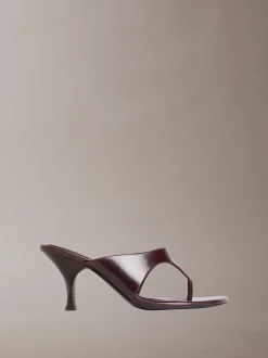 Calvin Klein Elisa - Sandalen mit Kitten-Heel-Absatz aus Leder^Damen SandalenFrisch Eingetroffen