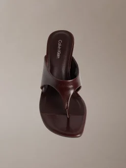 Calvin Klein Elisa - Sandalen mit Kitten-Heel-Absatz aus Leder^Damen SandalenFrisch Eingetroffen