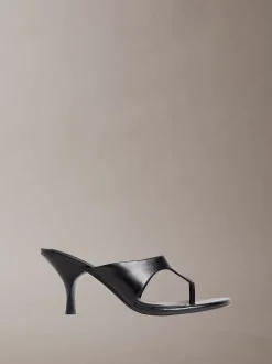 Calvin Klein Elisa - Sandalen mit Kitten-Heel-Absatz aus Leder^Damen SandalenFrisch Eingetroffen