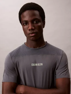 Calvin Klein Feuchtigkeitsableitendes, schnell trocknendes Performance-Gym-T-Shirt^Herren Tops & T-shirts|T-shirts