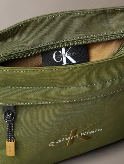 Calvin Klein Flatpack aus Nylon mit Monogramm-Logo^Herren Umhängetaschen & Schultertaschen|Taschen