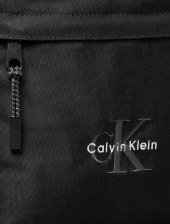 Calvin Klein Flatpack aus Nylon mit Monogramm-Logo^Herren Umhängetaschen & Schultertaschen|Taschen