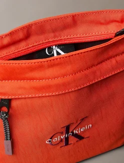 Calvin Klein Flatpack aus Nylon mit Monogramm-Logo^Herren Umhängetaschen & Schultertaschen|Taschen