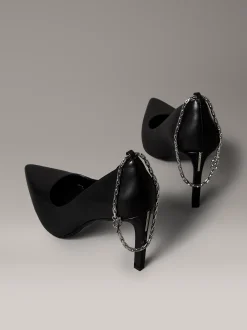 Calvin Klein Gepolsterte Stiletto-Pumps aus Leder mit Kette^Damen High Heels