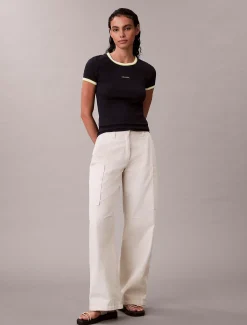 Calvin Klein Geripptes Baby-T-Shirt mit Logo-Grafik und kontrastierender Borte^Damen T-shirts & Tops