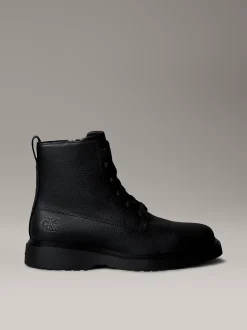 Calvin Klein Geschnürte Boots aus getrommeltem Leder mit Reißverschluss und Emblem-Logo^Herren Boots