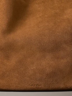 Calvin Klein Geschwungene Tasche aus Wildleder^Damen SchultertaschenFrisch Eingetroffen|Taschen