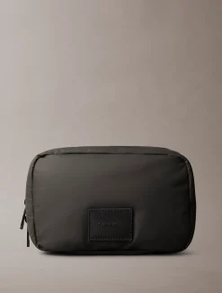 Calvin Klein Gesteppter Kulturbeutel mit Aufhängeschlaufe^Herren Geldbörsen & Kartenetuis|Taschen