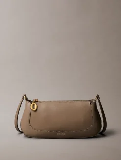 Calvin Klein Gravierte Crossbody Bag mit langem Reißverschluss^Damen Umhängetaschen|Taschen