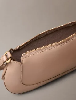 Calvin Klein Gravierte Crossbody Bag mit langem Reißverschluss^Damen Umhängetaschen|Taschen