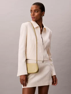 Calvin Klein Gravierte Crossbody Bag mit langem Reißverschluss^Damen Umhängetaschen|SchultertaschenFrisch Eingetroffen