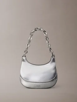 Calvin Klein Gravierte metallische Umhängetasche mit Kettenriemen^Damen SchultertaschenFrisch Eingetroffen|Taschen