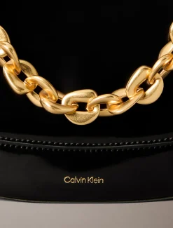 Calvin Klein Gravierte Umhängetasche mit Kettenriemen^Damen SchultertaschenFrisch Eingetroffen|Taschen