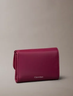 Calvin Klein Graviertes dreifach faltbares Portemonnaie^Damen Geldbörsen & Etuis